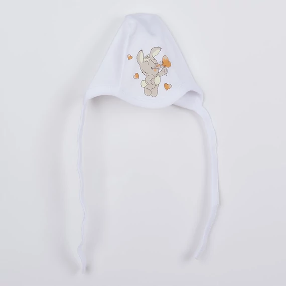 vidám mintákkal és patentos megoldásokkal.|||New Baby 4-részes pamut baba együttes