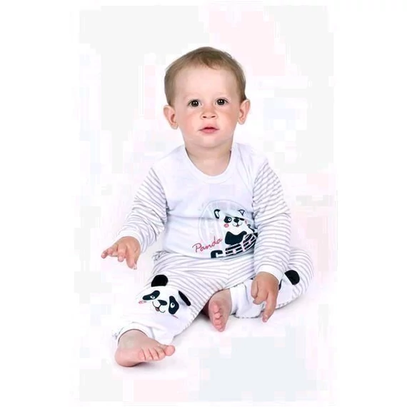 panda mintával és 3D fülekkel