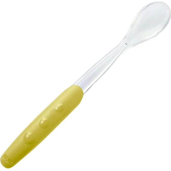 Nuk zöld gyermekkanál, 18 cm, BPA-mentes, biztonságos etetéshez, 4 hónapos kortól. Mosogatógépben mosható.