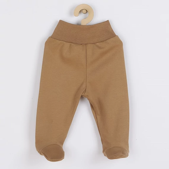 Kényelmes barna lábfejes nadrág 68-as méretben, New Baby, 100% pamut, széles derékpánttal.
