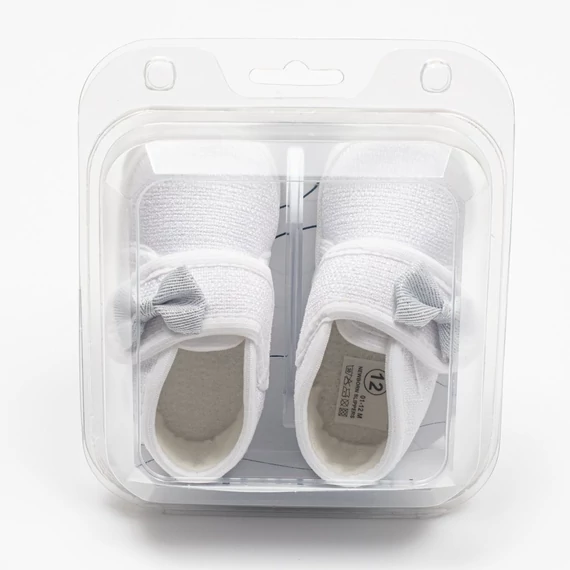 praktikus tépőzárral.|||New Baby fehér cipő 12-18 hónapos babáknak