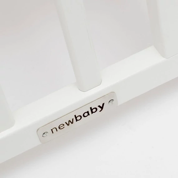 biztonságos és modern kialakítás.|||New Baby fehér gyerekágy
