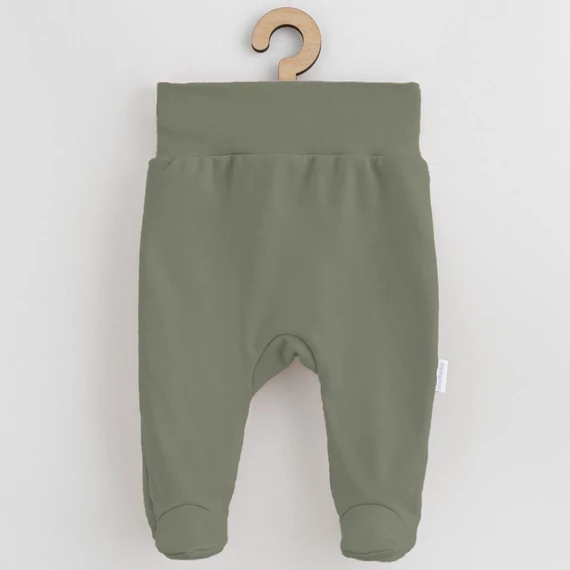 Zöld 86-os lábfejes nadrág New Baby, puha 100% pamut, kényelmes és rugalmas derékpánttal.