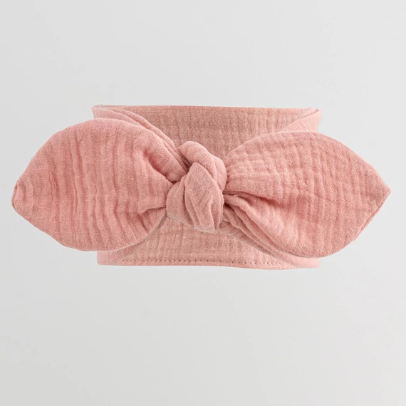 Divatos muszlin fejpánt, 100% pamut, állítható méret, 9 cm széles, tökéletes mindennapi viseletre.
